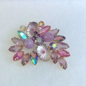 Vintage D & E Juliana brooch